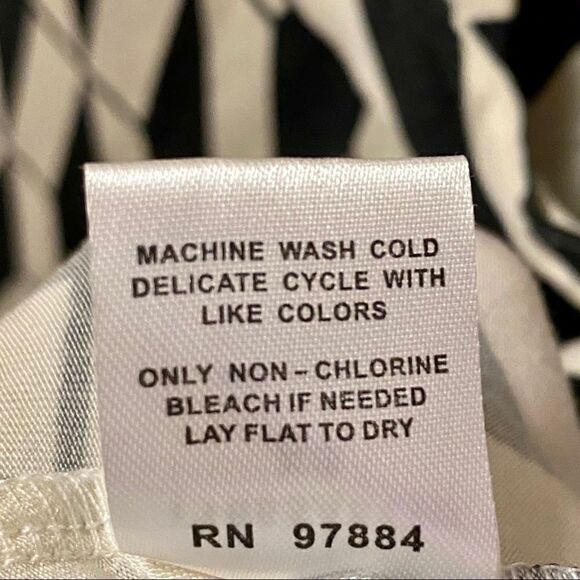 Tart Black White Patterned Long Sleeve Wrap Dress - Picture 7 of 7